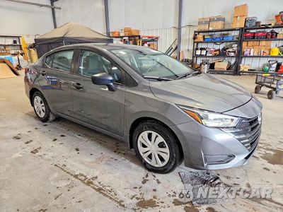 Czwarte zdjęcie samochodu z boku: 2025 NISSAN VERSA S VIN:3N1CN8DV4SL882592 - miniatura