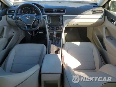Zdjęcie 8 z 13 samochodu: 2018 VOLKSWAGEN PASSAT S VIN:1VWAA7A37JC036963 - miniatura
