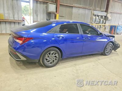 Trzecie zdjęcie samochodu z tyłu: 2024 HYUNDAI ELANTRA SEL VIN:KMHLM4DG8RU690100 - miniatura