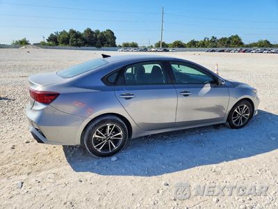 Trzecie zdjęcie samochodu z tyłu: 2023 KIA FORTE LXS VIN:3KPF24AD1PE566361 - miniatura