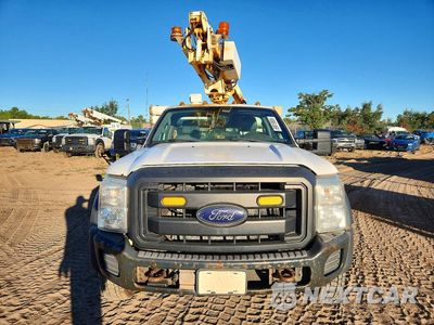 Piąte zdjęcie samochodu w środku: 2015 FORD E150 E150 - BUCKET TRUCK VIN:1FDUF4HY9FEA16996 - miniatura