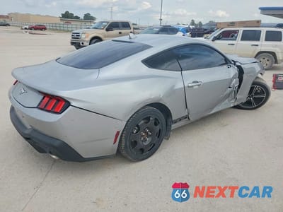 Trzecie zdjęcie samochodu z tyłu: 2025 FORD MUSTANG ECOBOOST VIN:1FA6P8TH0S5118003 - miniatura