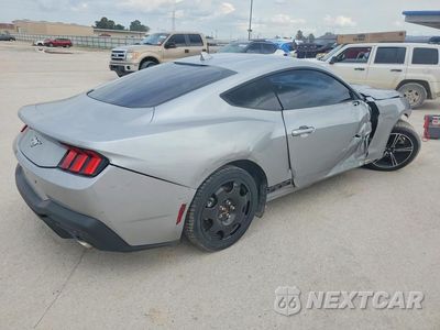 Trzecie zdjęcie samochodu z tyłu: 2025 FORD MUSTANG ECOBOOST VIN:1FA6P8TH0S5118003 - miniatura