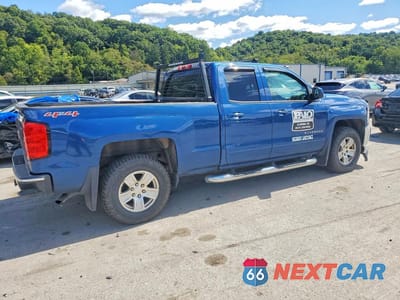 Trzecie zdjęcie samochodu z tyłu: 2017 CHEVROLET SILVERADO K1500 LT VIN:1GCVKRECXHZ136506 - miniatura