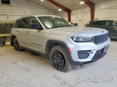 Czwarte zdjęcie samochodu z boku: 2025 JEEP GRAND CHEROKEE LAREDO VIN:1C4RJHAG7SC283092 - miniatura