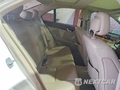 Zdjęcie 10 z 12 samochodu: 2011 MERCEDES-BENZ C 300 VIN:WDDGF5EB7BR134531 - miniatura