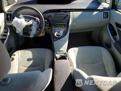 Zdjęcie 8 z 12 samochodu: 2011 TOYOTA PRIUS THREE VIN:JTDKN3DUXB0298438 - miniatura