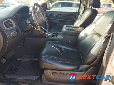 Zdjęcie 7 z 13 samochodu: 2013 GMC YUKON DENALI VIN:1GKS1EEFXDR328550 - miniatura