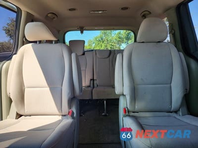 Zdjęcie 10 z 13 samochodu: 2016 KIA SEDONA L VIN:KNDMA5C15G6150337 - miniatura
