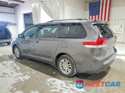 Drugie zdjęcie samochodu z przodu: 2014 TOYOTA SIENNA XLE 8-PASSENGER VIN:5TDYK3DC8ES510362 - miniatura