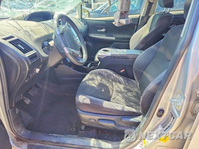 Zdjęcie 7 z 13 samochodu: 2017 TOYOTA PRIUS V THREE VIN:JTDZN3EU7HJ061812 - miniatura