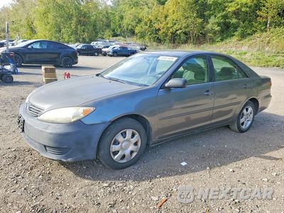 2005 TOYOTA CAMRY LE 4T1BE32KX5U570044 - główne zdjęcie licytacji z USA - miniatura