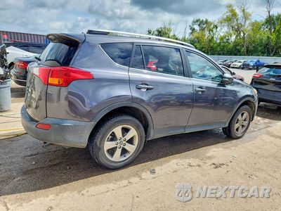 Trzecie zdjęcie samochodu z tyłu: 2015 TOYOTA RAV4 XLE VIN:JTMWFREV9FJ047015 - miniatura
