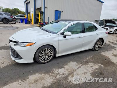 2018 TOYOTA CAMRY XLE 4T1B11HK3JU074018 - główne zdjęcie licytacji z USA - miniatura