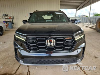 Piąte zdjęcie samochodu w środku: 2025 HONDA PILOT TRAILSPORT VIN:5FNYG1H67SB093018 - miniatura