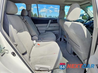 Zdjęcie 11 z 13 samochodu: 2010 TOYOTA HIGHLANDER BASE VIN:5TDBK3EH4AS026232 - miniatura