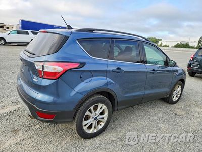 Trzecie zdjęcie samochodu z tyłu: 2018 FORD ESCAPE SEL VIN:1FMCU9HD6JUA81301 - miniatura