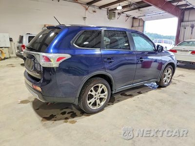 Trzecie zdjęcie samochodu z tyłu: 2015 MITSUBISHI OUTLANDER SE VIN:JA4AZ3A3XFZ000994 - miniatura
