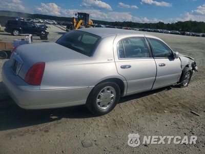 Trzecie zdjęcie samochodu z tyłu: 1998 LINCOLN TOWN CAR SIGNATURE VIN:1LNFM82W1WY657863 - miniatura