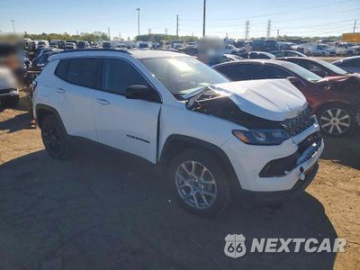 Czwarte zdjęcie samochodu z boku: 2022 JEEP COMPASS LATITUDE LUX VIN:3C4NJDFBXNT219092 - miniatura