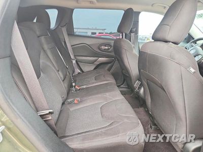 Zdjęcie 11 z 14 samochodu: 2019 JEEP CHEROKEE LATITUDE VIN:1C4PJLCB9KD242436 - miniatura