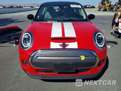 Piąte zdjęcie samochodu w środku: 2021 MINI COOPER SE VIN:WMWXP3C05M2N34089 - miniatura