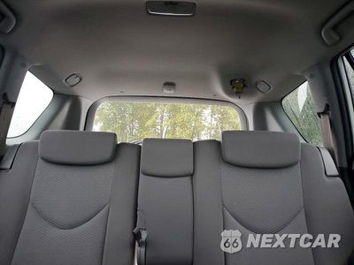 Zdjęcie 10 z 13 samochodu: 2006 TOYOTA RAV4 LIMITED VIN:JTMBD31V965039898 - miniatura