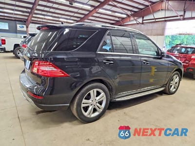 Trzecie zdjęcie samochodu z tyłu: 2014 MERCEDES-BENZ ML 350 4MATIC VIN:4JGDA5HB9EA381457 - miniatura