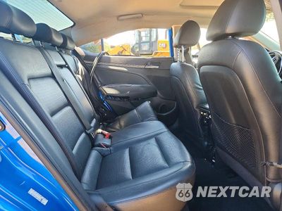 Zdjęcie 10 z 12 samochodu: 2017 HYUNDAI ELANTRA LIMITED VIN:KMHD84LF9HU355797 - miniatura