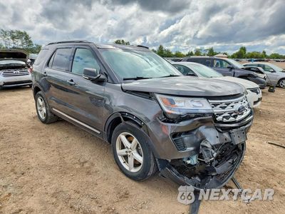 Czwarte zdjęcie samochodu z boku: 2019 FORD EXPLORER XLT VIN:1FM5K7D82KGA95286 - miniatura