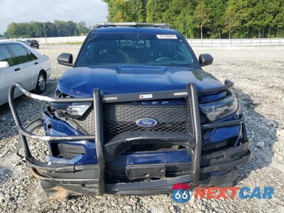 Piąte zdjęcie samochodu w środku: 2023 FORD EXPLORER POLICE INTERCEPTOR VIN:1FM5K8AC1PGA35019 - miniatura
