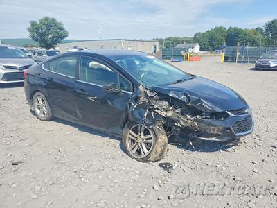 Czwarte zdjęcie samochodu z boku: 2018 CHEVROLET CRUZE LT VIN:1G1BE5SM3J7221570 - miniatura