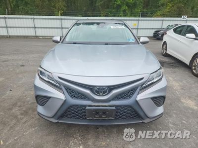 Piąte zdjęcie samochodu w środku: 2020 TOYOTA CAMRY SE VIN:4T1G11AK0LU347483 - miniatura