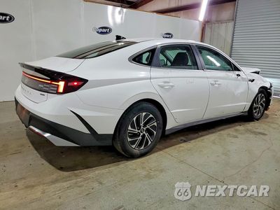 Trzecie zdjęcie samochodu z tyłu: 2026 HYUNDAI SONATA HYBRID BLUE VIN:KMHL24JJXTA180913 - miniatura