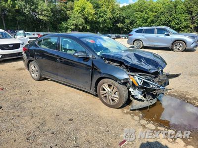 Czwarte zdjęcie samochodu z boku: 2019 HYUNDAI ELANTRA SEL VIN:KMHD84LF2KU761072 - miniatura