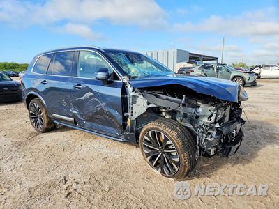 Czwarte zdjęcie samochodu z boku: 2026 VOLVO XC90 PLUS VIN:YV4062PE7T1484109 - miniatura