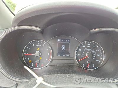 Zdjęcie 9 z 12 samochodu: 2018 KIA FORTE LX VIN:3KPFL4A72JE210192 - miniatura