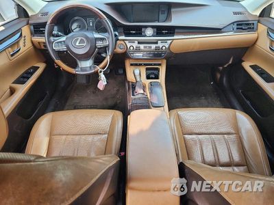 Zdjęcie 8 z 12 samochodu: 2016 LEXUS ES 350 VIN:58ABK1GG1GU031020 - miniatura