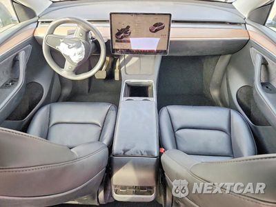 Zdjęcie 8 z 12 samochodu: 2025 TESLA MODEL Y VIN:7SAYGDED1SF271898 - miniatura