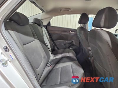 Zdjęcie 10 z 12 samochodu: 2019 HYUNDAI ACCENT SEL VIN:3KPC24A38KE057631 - miniatura