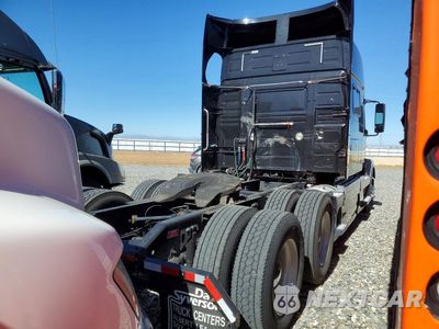 Trzecie zdjęcie samochodu z tyłu: 2015 VOLVO VNL - SEMI TRUCK VIN:4V4N99EH2FN910859 - miniatura