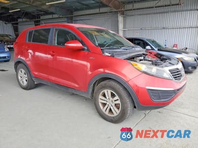 Czwarte zdjęcie samochodu z boku: 2011 KIA SPORTAGE LX VIN:KNDPBCA20B7083904 - miniatura