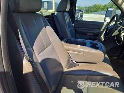 Zdjęcie 10 z 12 samochodu: 2008 CHEVROLET SILVERADO C2500 HEAVY DUTY VIN:1GBHC24K98E102174 - miniatura