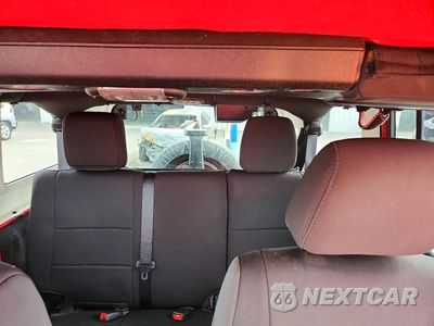 Zdjęcie 10 z 13 samochodu: 2016 JEEP WRANGLER UNLIMITED SPORT VIN:1C4BJWDG8GL220771 - miniatura