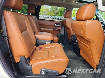 Zdjęcie 11 z 13 samochodu: 2012 TOYOTA SEQUOIA PLATINUM VIN:5TDDY5G14CS066753 - miniatura