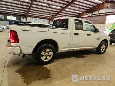 Trzecie zdjęcie samochodu z tyłu: 2019 RAM 1500 CLASSIC TRADESMAN VIN:1C6RR7FG5KS519117 - miniatura