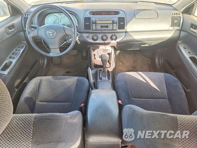 Zdjęcie 8 z 12 samochodu: 2004 TOYOTA CAMRY SE VIN:4T1BE32K84U910807 - miniatura