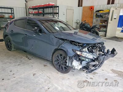 Czwarte zdjęcie samochodu z boku: 2024 MAZDA 3 PREFERRED VIN:JM1BPBLM9R1709774 - miniatura
