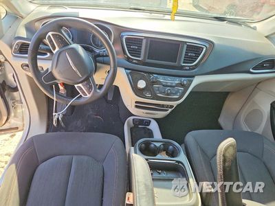 Zdjęcie 8 z 13 samochodu: 2019 CHRYSLER PACIFICA TOURING PLUS VIN:2C4RC1FG4KR506948 - miniatura