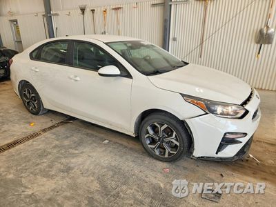Czwarte zdjęcie samochodu z boku: 2020 KIA FORTE LXS VIN:3KPF24AD6LE151580 - miniatura